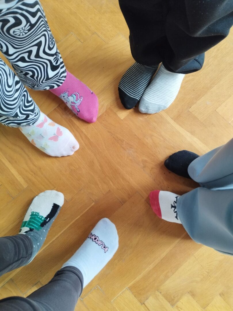 IMG-f6d0c8dd157c013cda5394d790830019-V